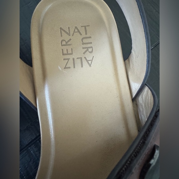 Naturalizer Women's Tassy Flat Gladiator Sandal Brown SZ 8.5 Leather - Picture 4 of 9